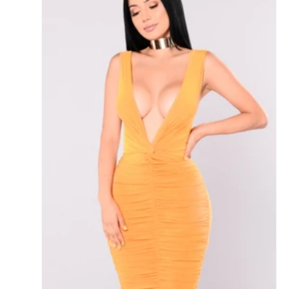 Mustard dress with ruching - Picture 2 of 2